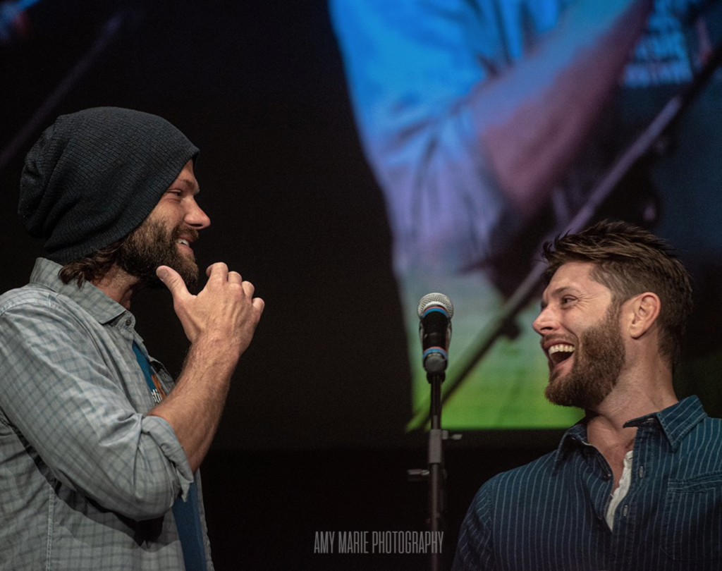 Photos 'Supernatural' Cast Gets Fired Up in Texas