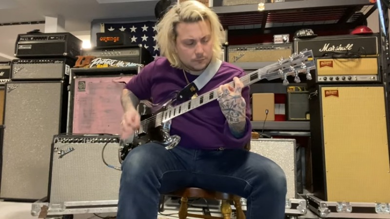 My Chemical Romance's Frank Iero on Black Flag's _Rise Above_ - Hooked 1-33 screenshot