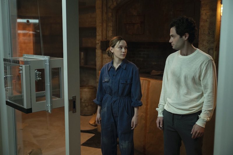 You Season 3 penn badgley and victoria pedretti in you season 3