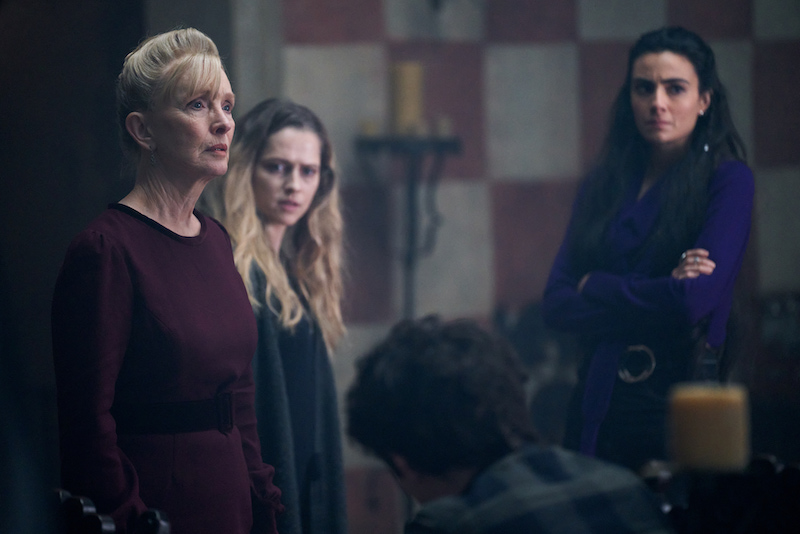 Lindsay Duncan as Ysabeau De Clermont, Teresa Palmer as Diana Bishop, Aiysha Hart as Miriam Shepherd in A Discovery of Witches