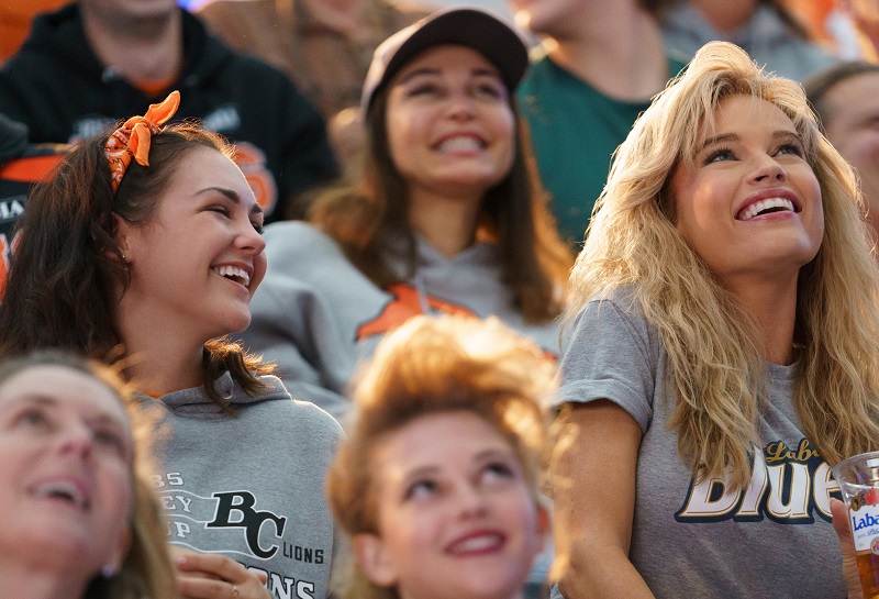 Lily James in Pam & Tommy