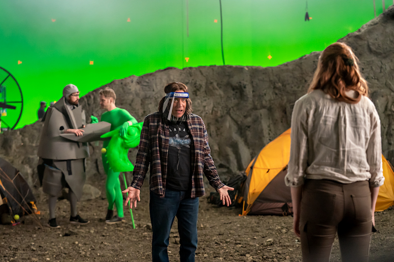 Fred Armisen as Darren Eigen, Karen Gillan as Carol Cobb in The Bubble