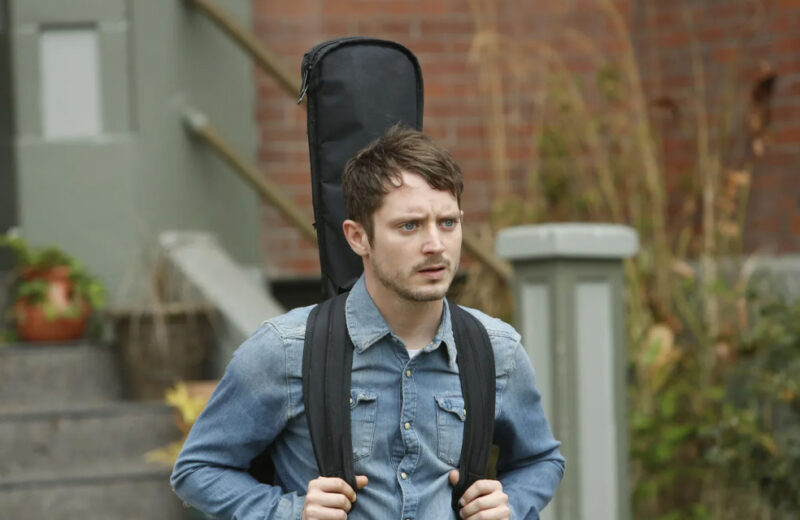 elijah wood dirk gently